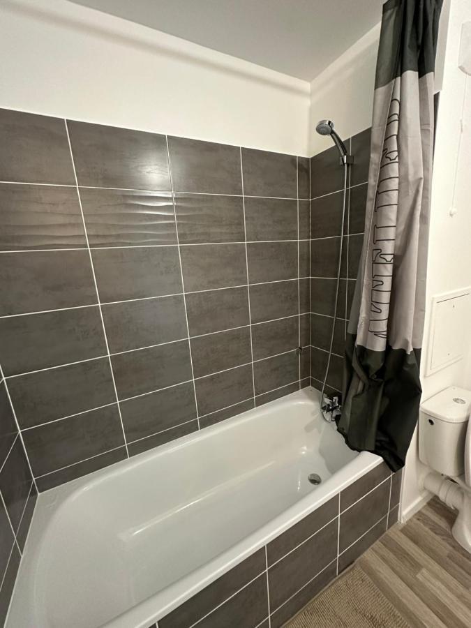 Agreable 2 Pieces Avec Balcon Et Parking Transports By Immo Kit Bnb Sarcelles Εξωτερικό φωτογραφία